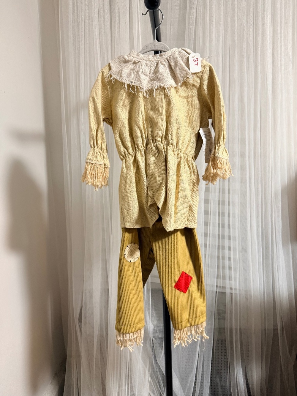 Pottery Barn. The Wizard of Oz. Toddler Scarecrow.  3 pcs. set: shirt.pants.hat.